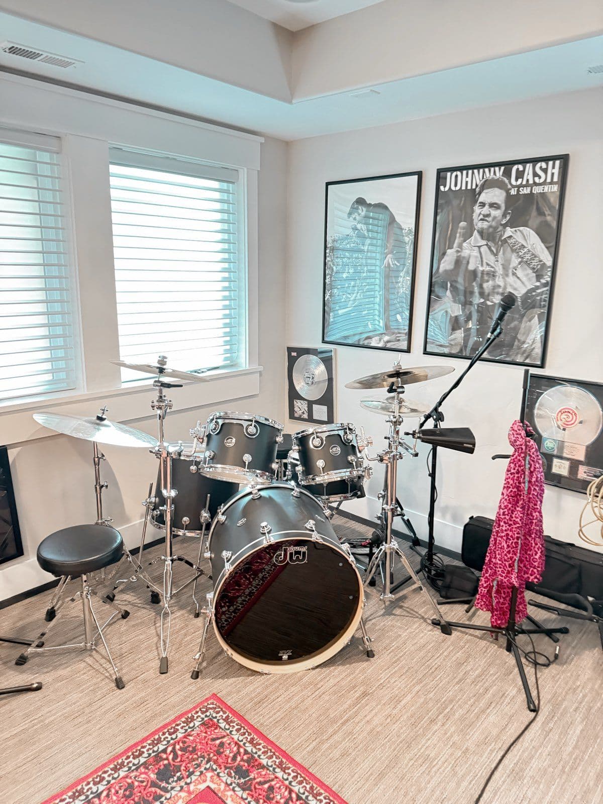 Gallery photos for Basement Transformation into a Music Studio: Image #1