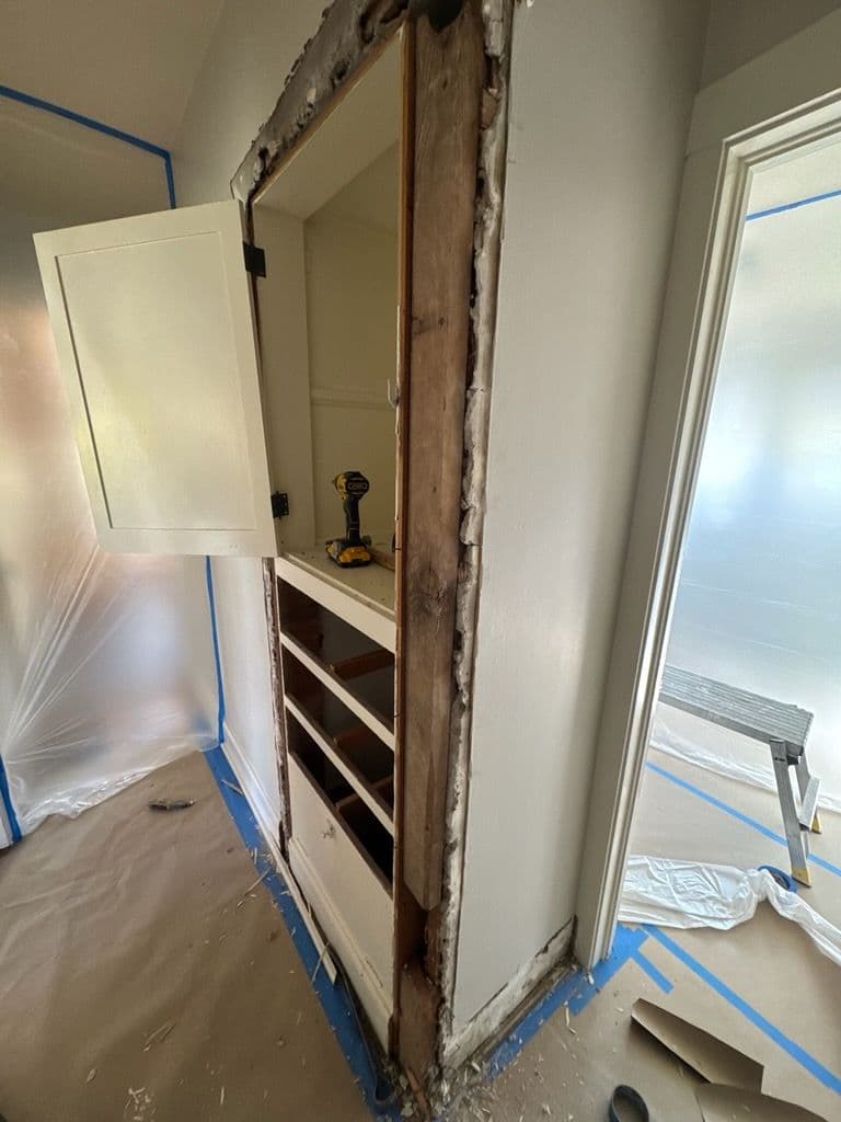 Gallery photos for Maximizing Space with a New Bedroom Closet: Image #1