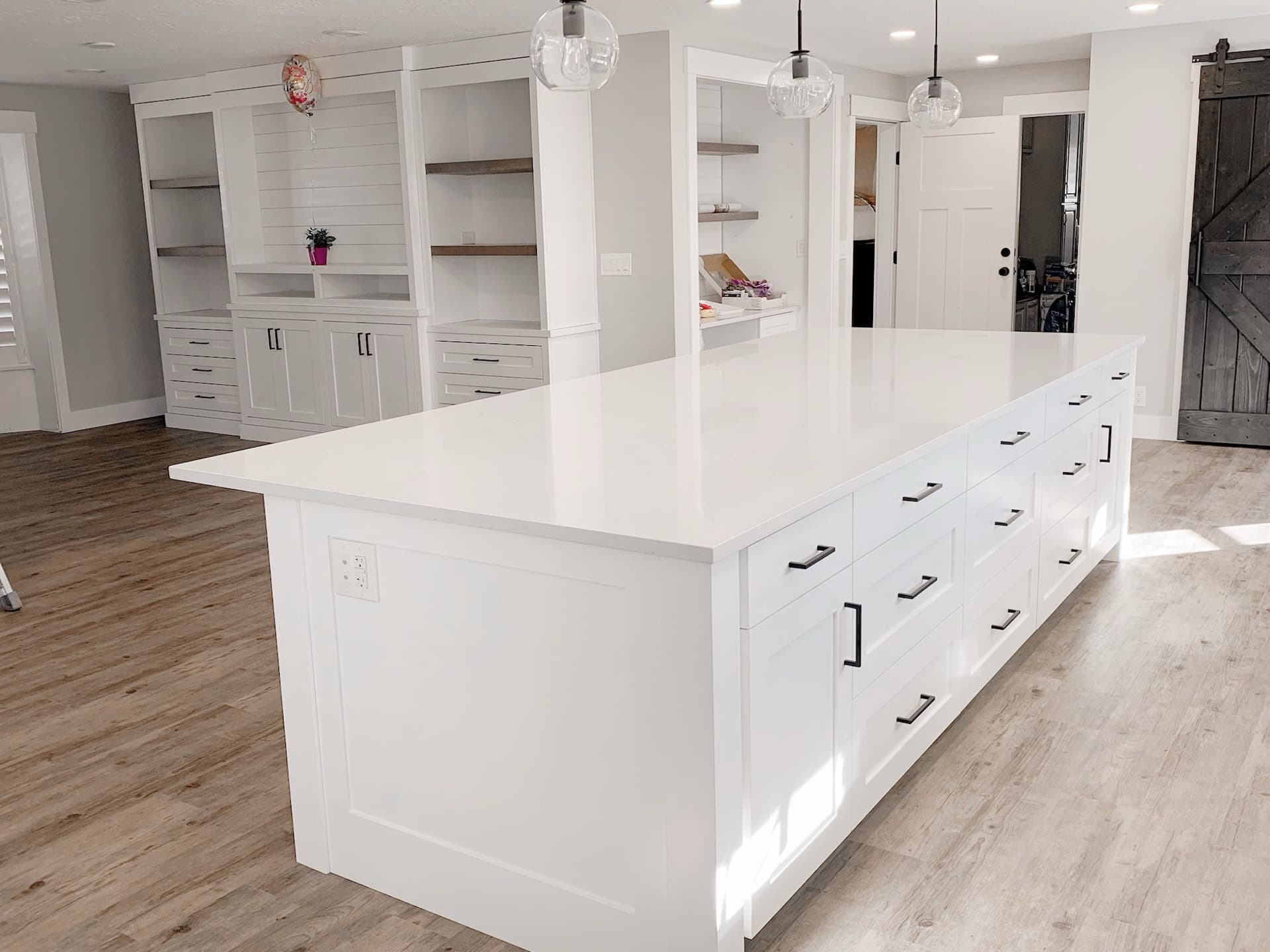 Stunning Kitchen Renovation with Modern Elegance image